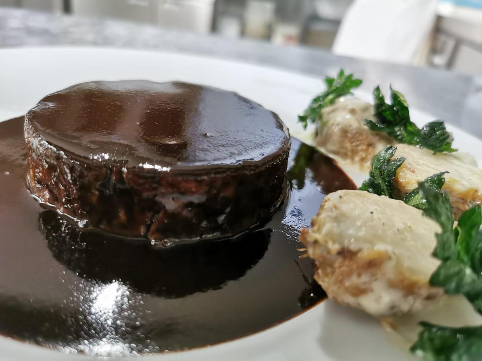 Logis Hotel - Restaurant Maison Claude Darroze 랑공 외부 사진