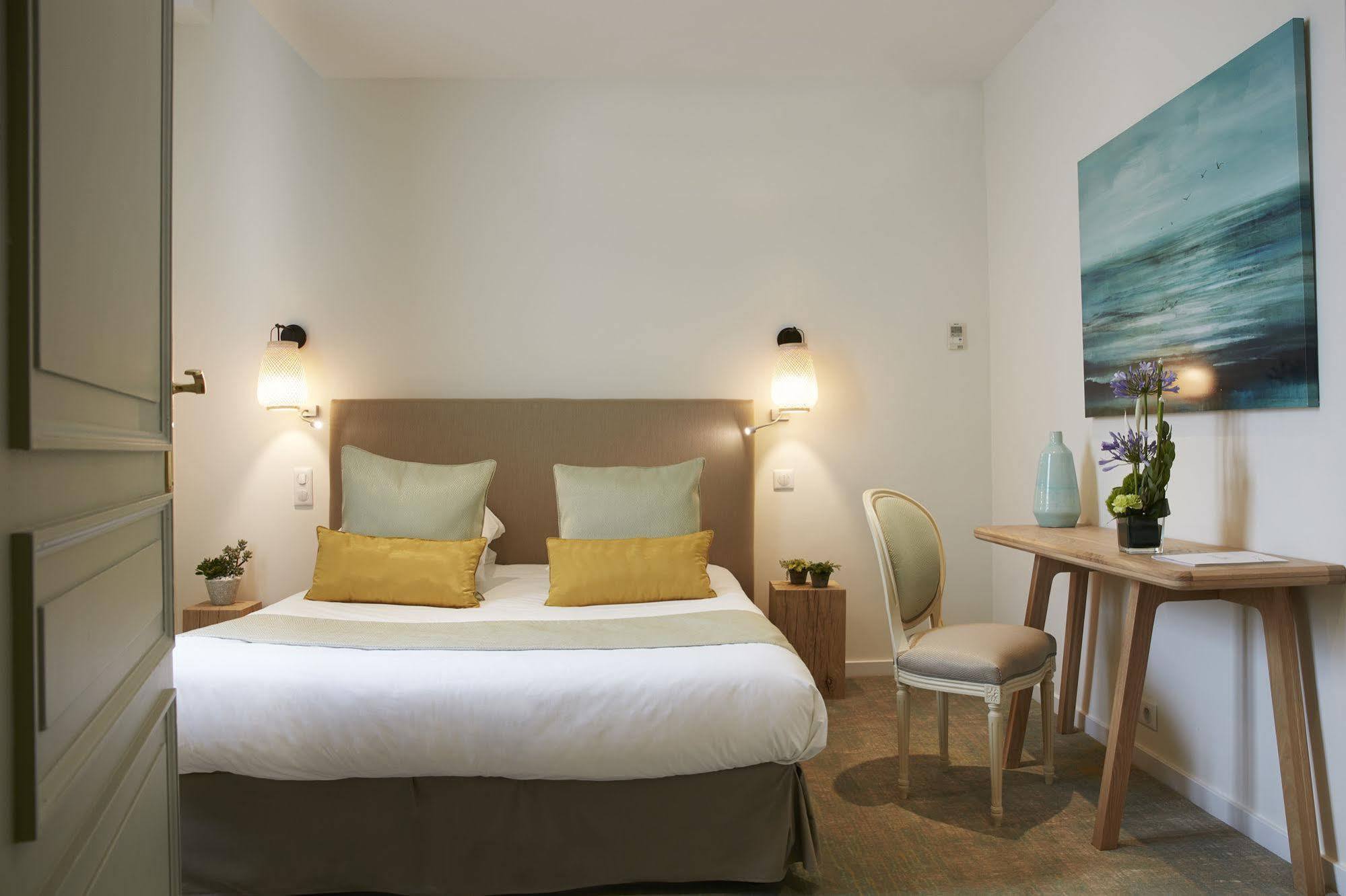 Logis Hotel - Restaurant Maison Claude Darroze 랑공 외부 사진